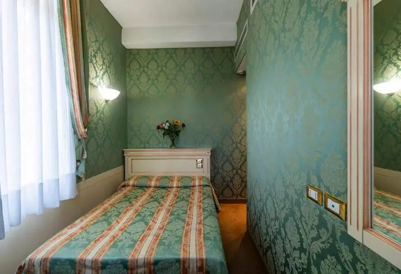 Economy Zimmer, Villa Delle Palme