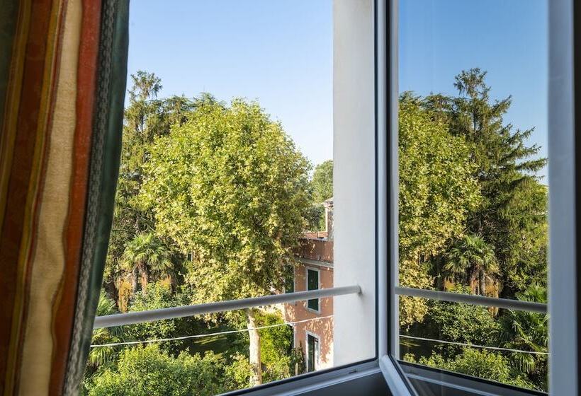 经济房, Villa Delle Palme