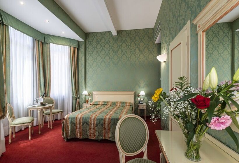 غرفة كلاسيكية ثلاثية, Villa Delle Palme