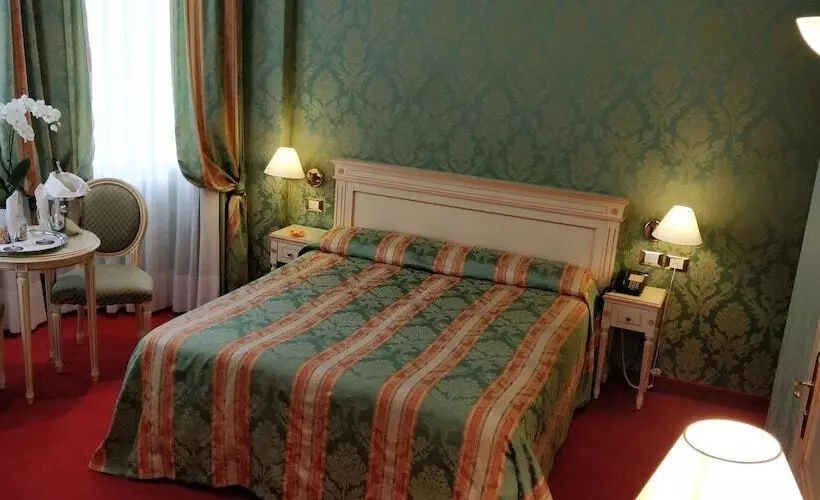 3 Bett Klassisches Zimmer, Villa Delle Palme