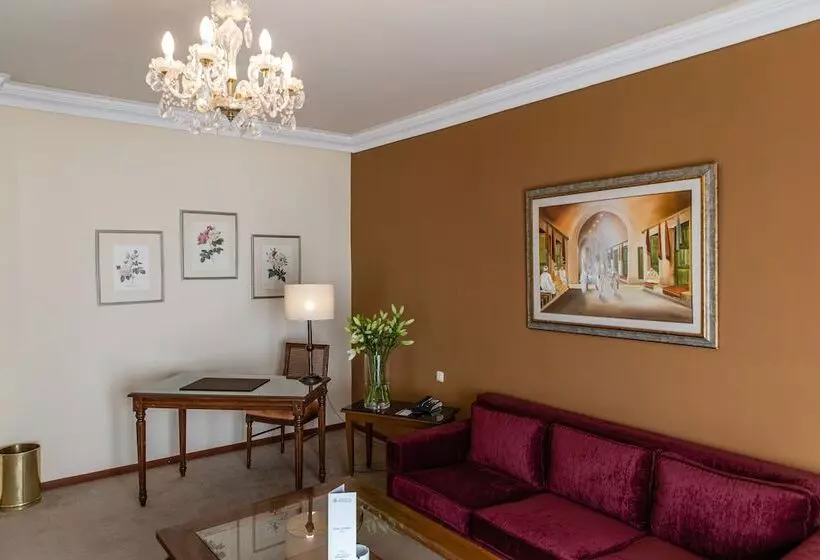 سوئیت سینیور, Acropole Tunis