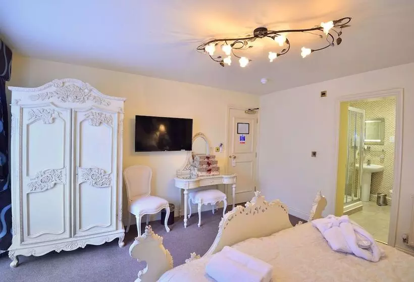 اتاق سوپریور, Angmering Manor
