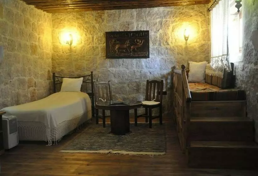 اتاق خانوادگی, Aravan Evi