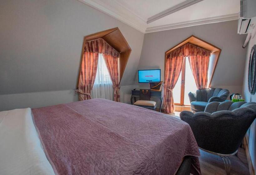 اتاق لوکس, Daphne