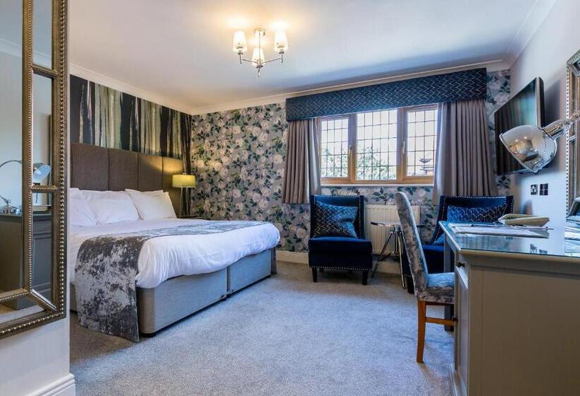 Номер Deluxe, De Rougemont Manor Hotel & Suites