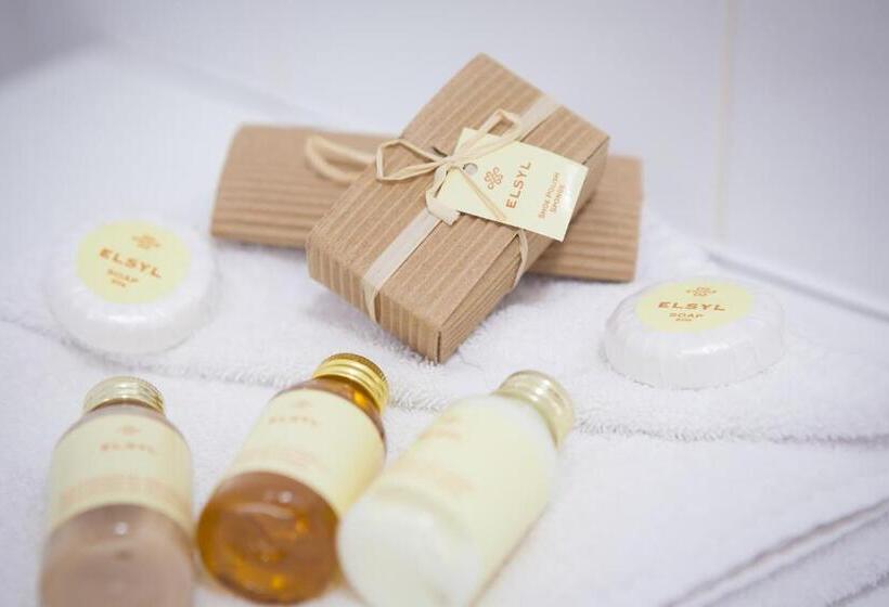 חדר דלוקס, De Rougemont Manor Hotel & Suites