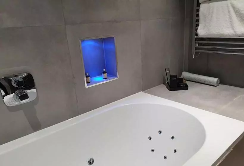 スーペリアースイート, De Rougemont Manor Hotel & Suites