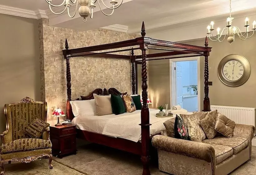エクゼクティブスイート, De Rougemont Manor Hotel & Suites