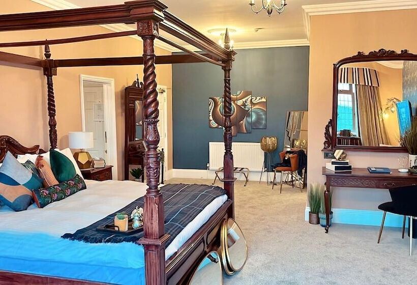 Президентский Люкс, De Rougemont Manor Hotel & Suites