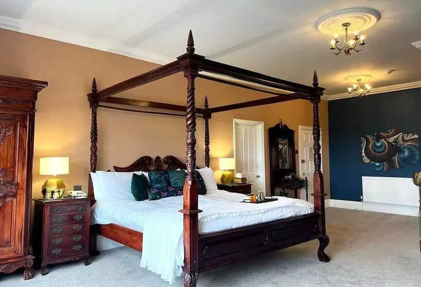 エクゼクティブスイート, De Rougemont Manor Hotel & Suites