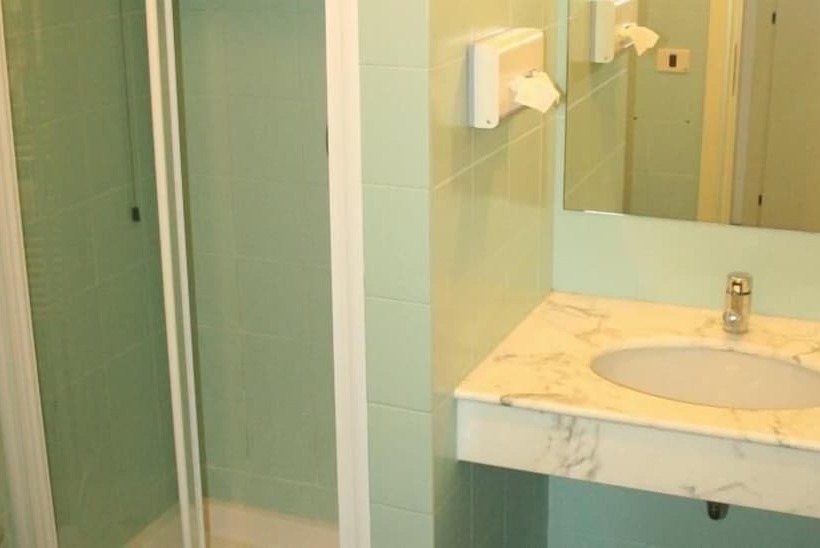 스탠다드 트리플 룸, Elvezia