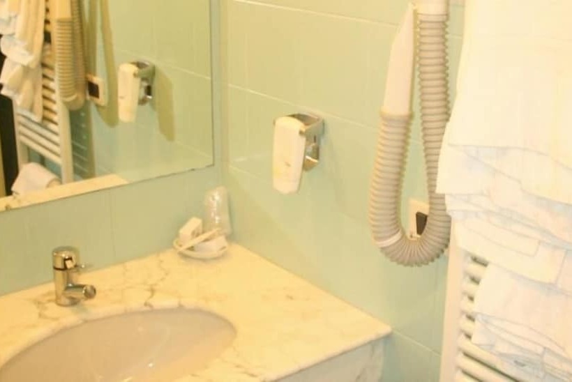 4인용 스탠다드 룸, Elvezia