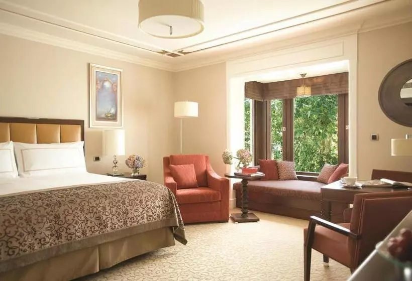 Standard Room King Size Bed, Four Seasons Hotel Istanbul At The Bosphorus