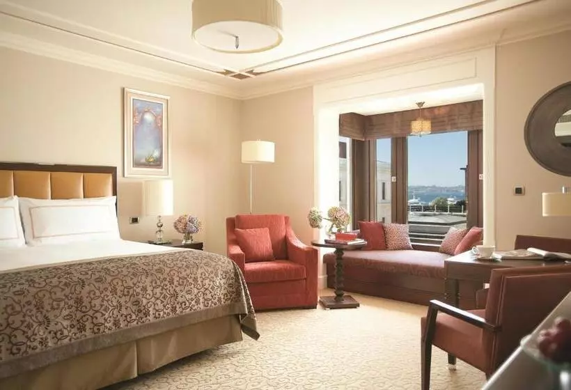 Deluxe Room King Size Bed, Four Seasons Hotel Istanbul At The Bosphorus