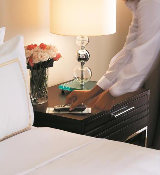 سوئیت با تخت بزرگ, Four Seasons Hotel Istanbul At The Bosphorus