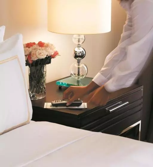 Suite King Bed, Four Seasons Hotel Istanbul At The Bosphorus