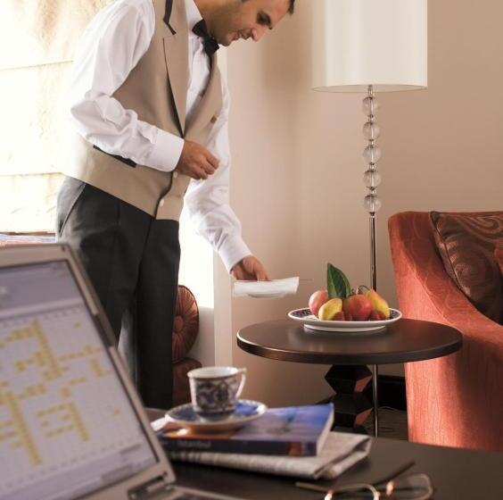 سوئیت با تخت بزرگ, Four Seasons Hotel Istanbul At The Bosphorus