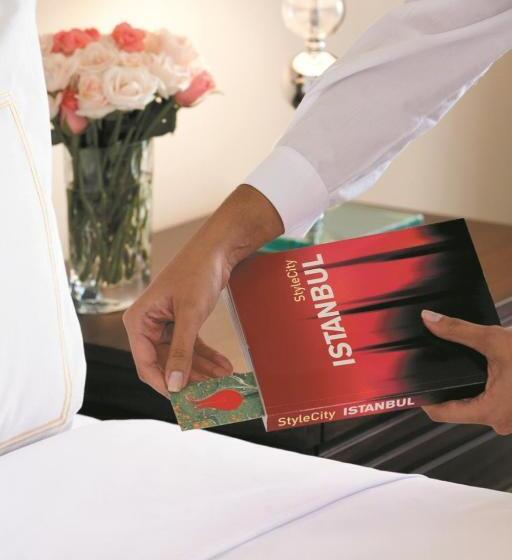 سوئیت با تخت بزرگ, Four Seasons Hotel Istanbul At The Bosphorus