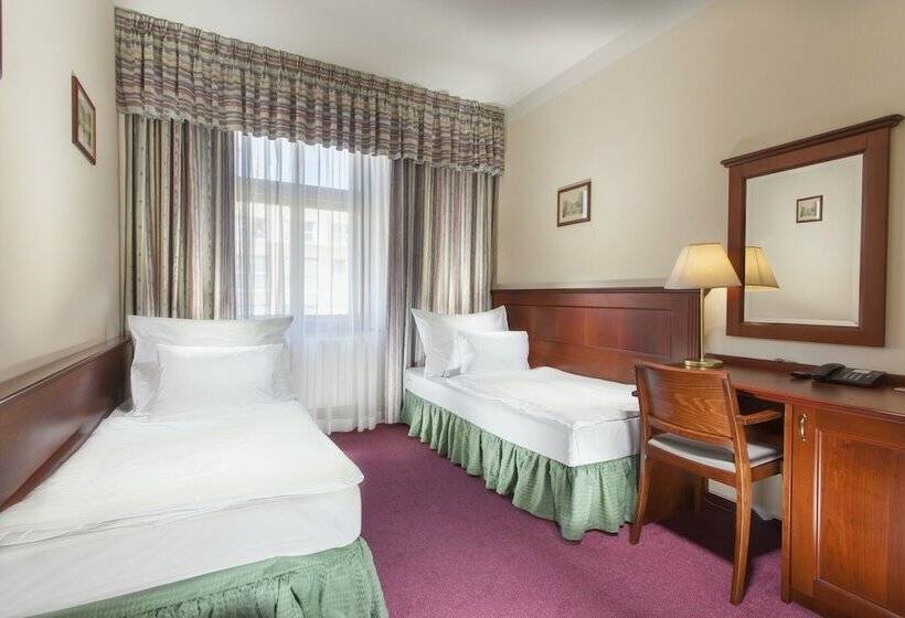 Quarto Estandar, Lunik