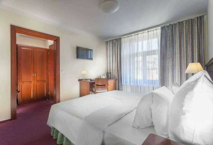 Quarto Estandar, Lunik