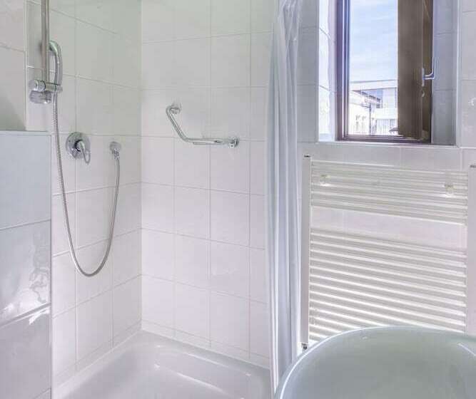 Quarto Estandar, Lunik