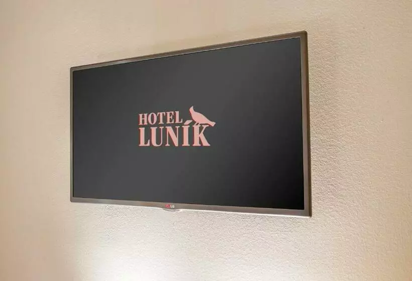 اتاق استاندارد سه نفره, Lunik