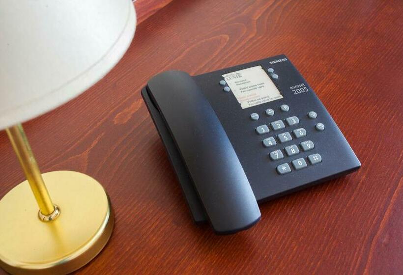 Quarto Triplo Estandar, Lunik