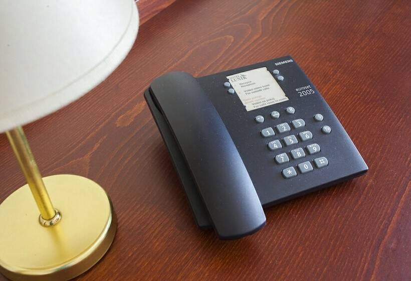 Quarto Triplo Estandar, Lunik