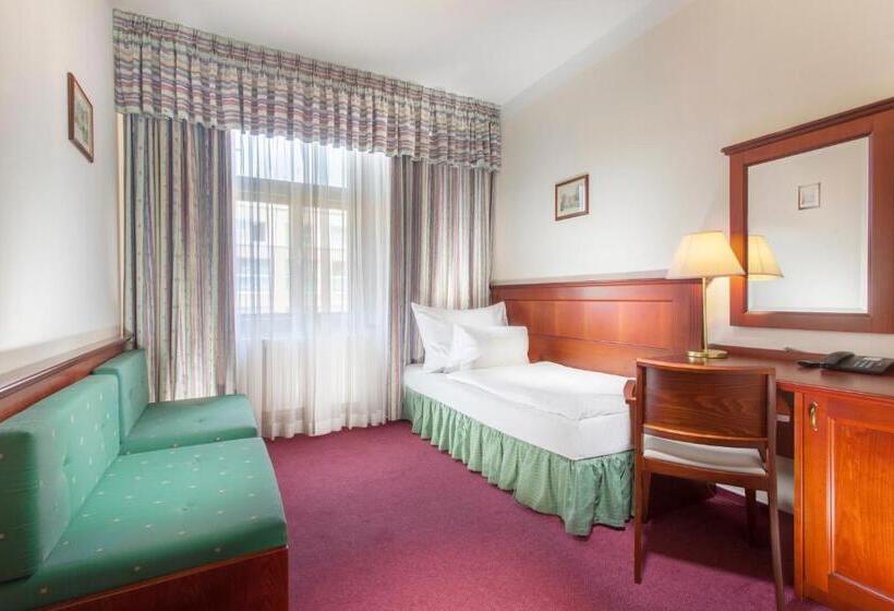 Quarto Estandar Individual, Lunik