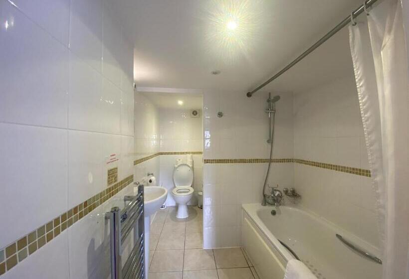 Семейный Номер, The Beach