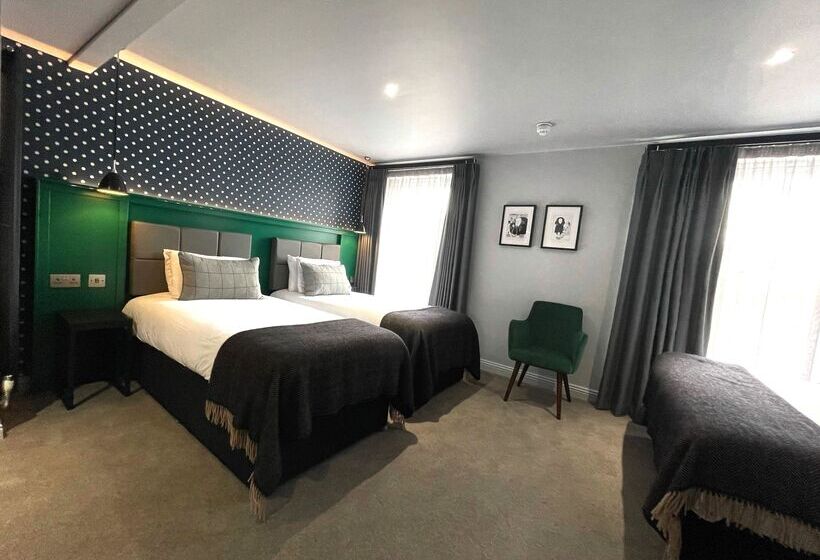 패밀리 룸, The Churchill