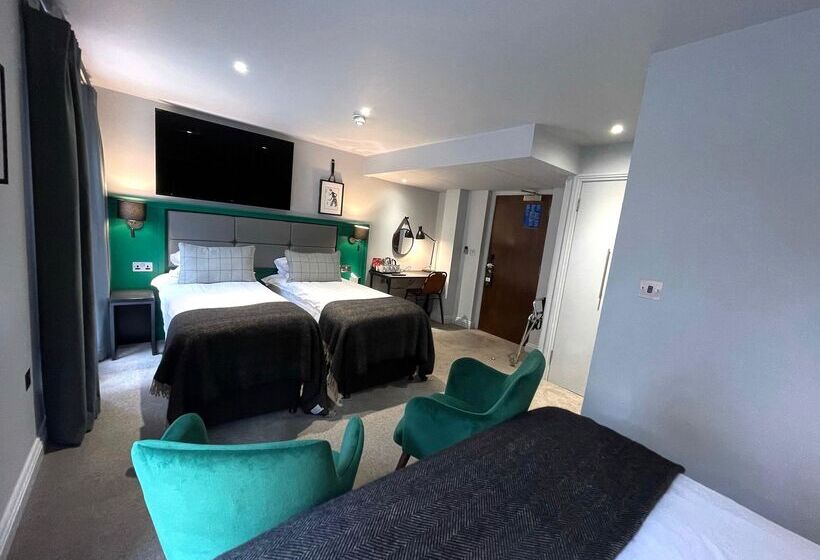 패밀리 룸, The Churchill