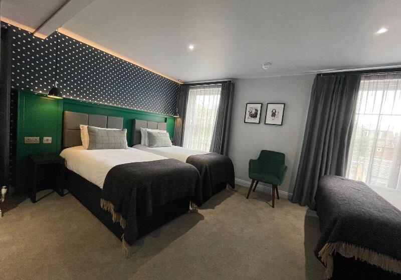 패밀리 룸, The Churchill