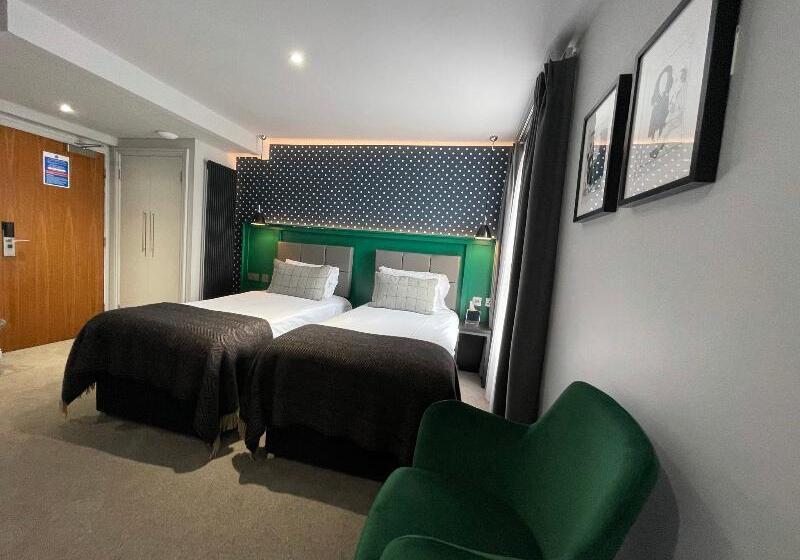 스탠다드 룸, The Churchill