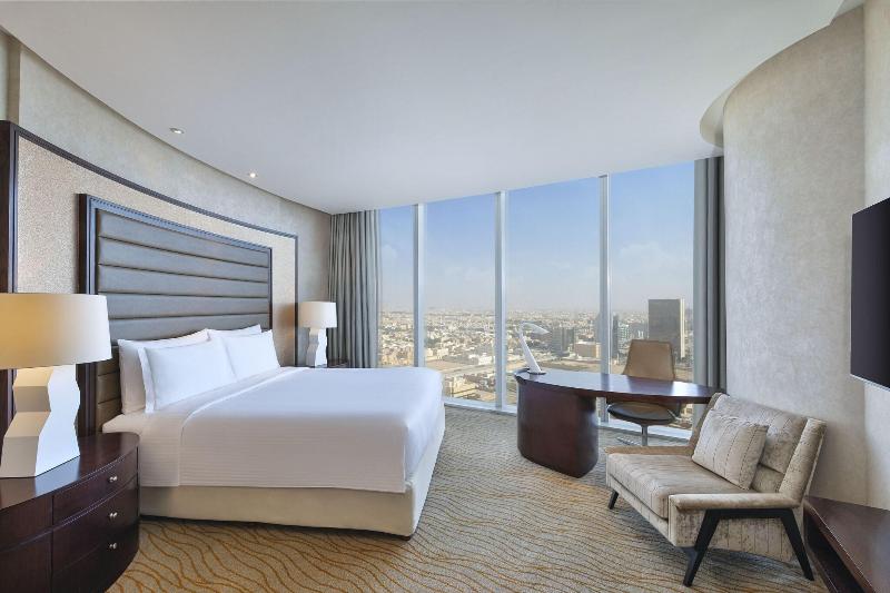 스탠다드 룸, The Churchill