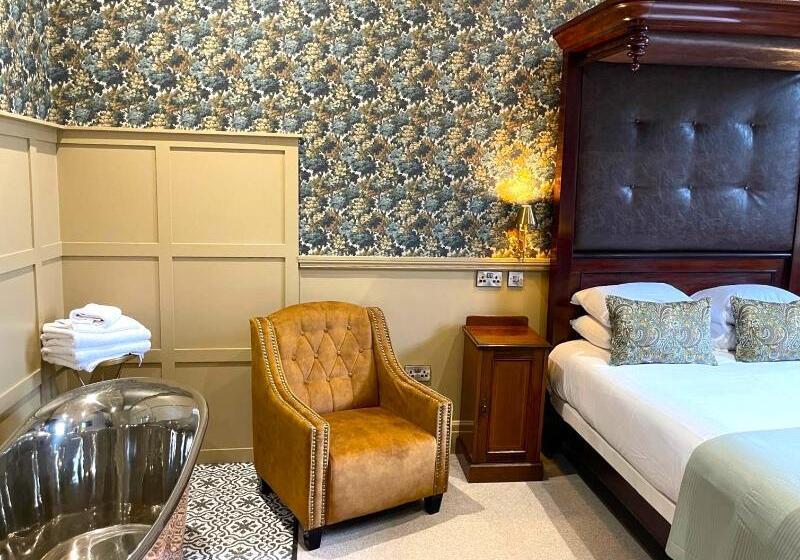 디럭스 룸, The Churchill