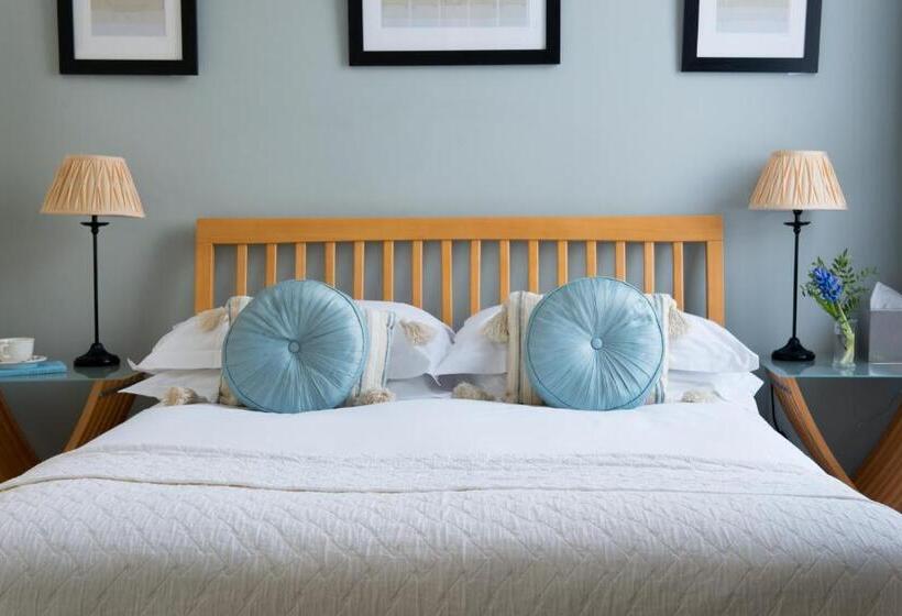 Классический Номер, The Claremont