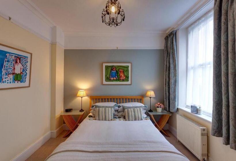 Классический Номер, The Claremont