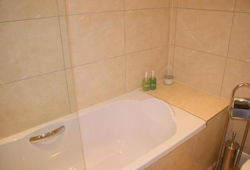 Номер Superior, The Claremont