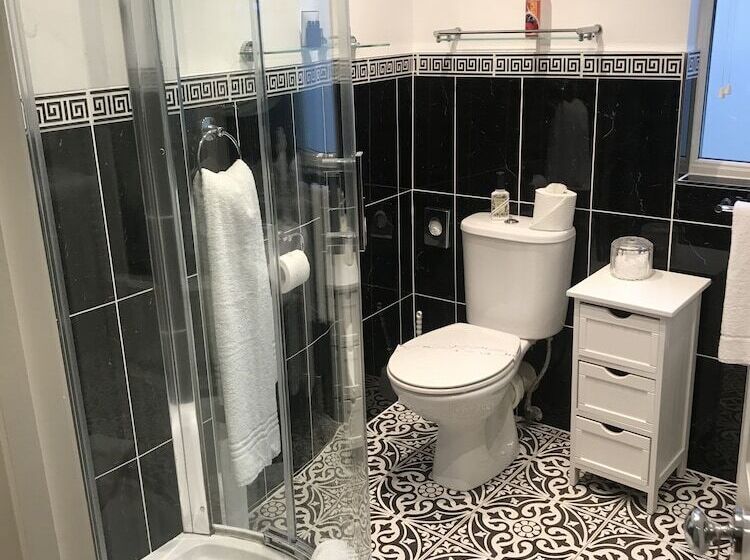 اتاق لوکس, The Somerville