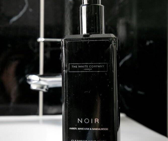 اتاق لوکس, The Somerville