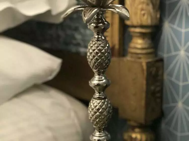 اتاق لوکس, The Somerville