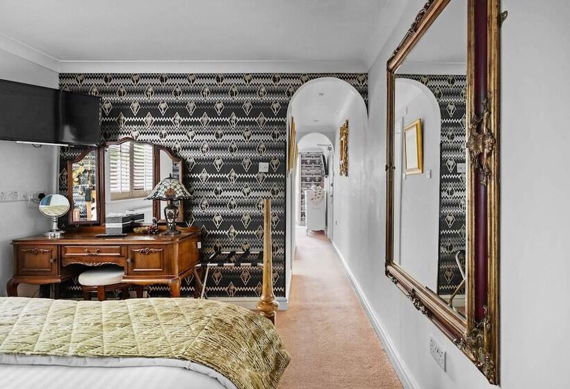 سوییت با چشمانداز باغ, The Somerville