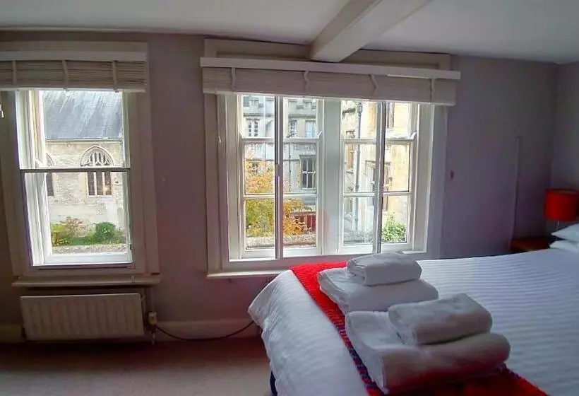 اتاق استاندارد, Tower House Guest House