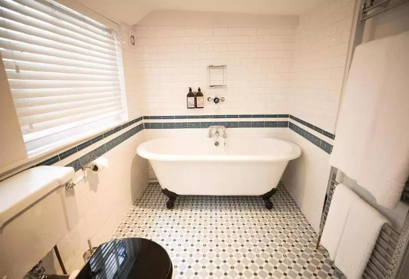 اتاق لوکس, Tower House Guest House