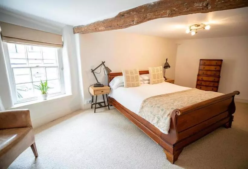 اتاق لوکس, Tower House Guest House
