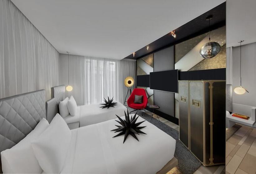 スタンダードルーム, W London