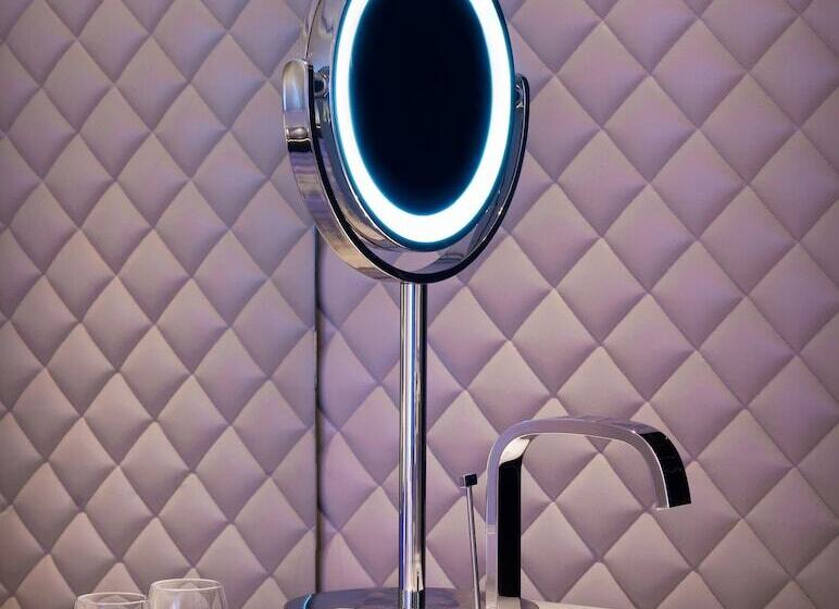 スタンダードルーム, W London