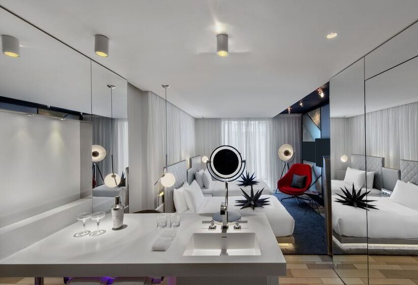 スタンダードルーム, W London