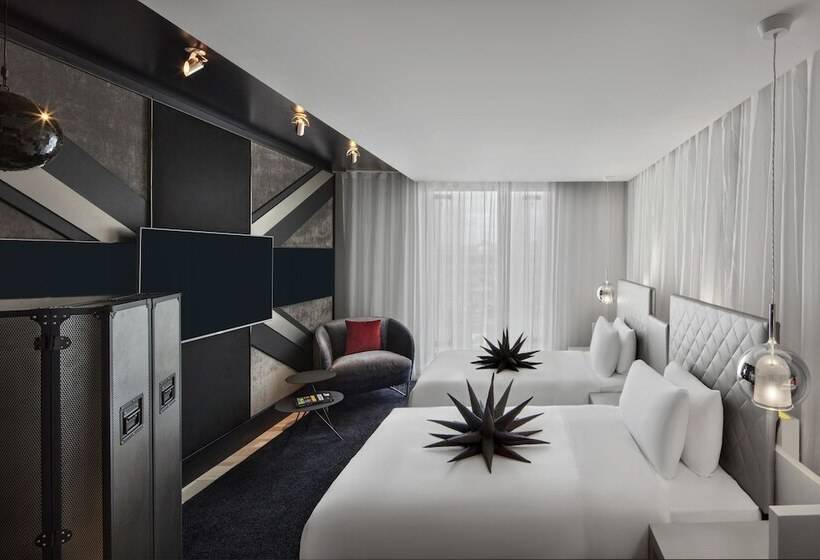 スタンダードルーム, W London